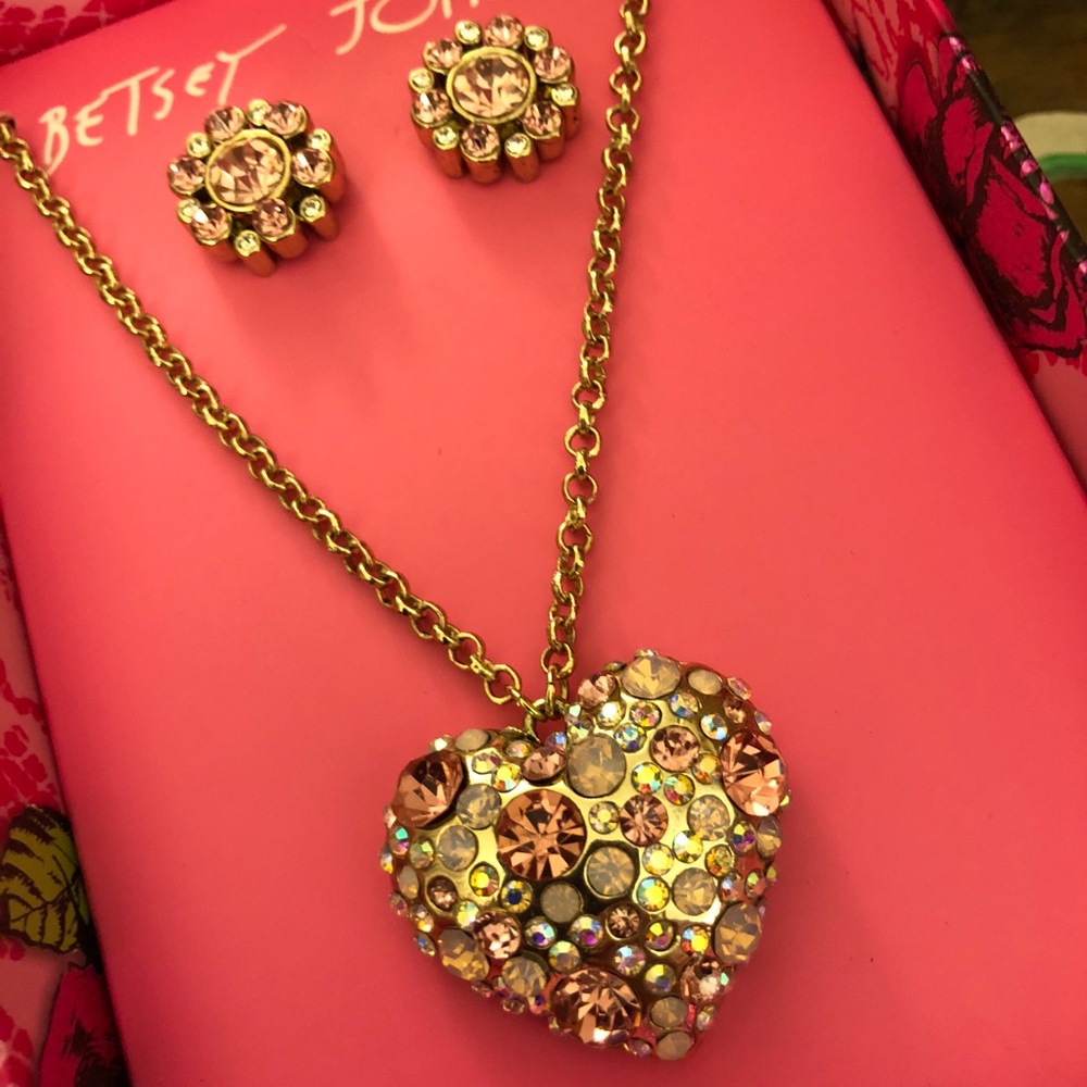 Betsey Johnson BLING ❤️heart necklace/earrings set